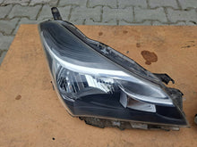 Load image into Gallery viewer, Frontscheinwerfer Toyota Yaris Ein Satz Scheinwerfer Headlight SCH1012069299qq
