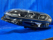 Load image into Gallery viewer, Frontscheinwerfer Ford Kuga LV4B-13E017-AS LV4B-13E016-AS Rechts oder Links SCH7134040164sn