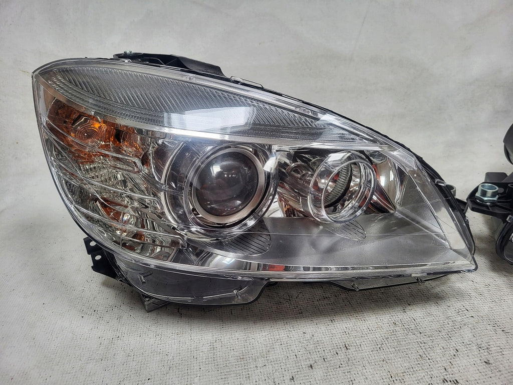 Frontscheinwerfer Mercedes-Benz W204 A2048202961 Xenon Ein Satz Headlight SCH4479953751sy