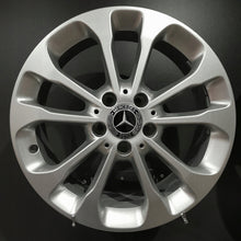 Laden Sie das Bild in den Galerie-Viewer, 4x Alufelge 17 Zoll 6.5" 5x112 38ET Glanz Silber A1564011700 Mercedes-Benz X156 FEL4541896400fh