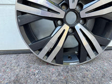 Load image into Gallery viewer, 1x Alufelge 17 Zoll 6.0" 5x112 50ET 2K5601025P Mg Passat Golf I Rim Wheel FEL1124238325bi