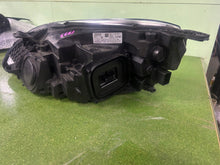 Laden Sie das Bild in den Galerie-Viewer, Frontscheinwerfer Volvo V40 32228480 Rechts Scheinwerfer Headlight SCH7809425911ya