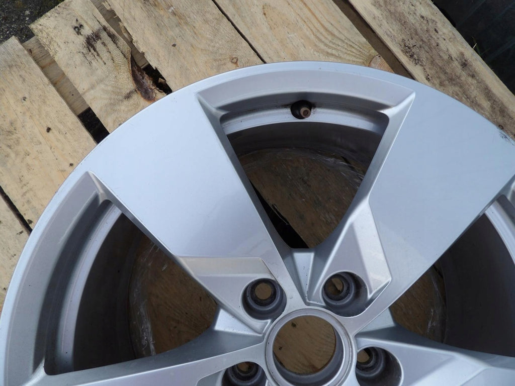 1x Alufelge 17 Zoll 8.0" 5x112 Glanz 8S0601025 Audi Tt I Rim Wheel FEL5884924874xs