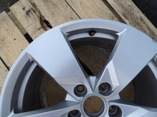 Laden Sie das Bild in den Galerie-Viewer, 1x Alufelge 17 Zoll 8.0" 5x112 Glanz 8S0601025 Audi Tt I Rim Wheel FEL5884924874xs