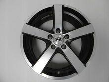 Laden Sie das Bild in den Galerie-Viewer, 1x Alufelge 17 Zoll 7.0&quot; 5x114.3 48ET KBA48060 Hyundai Rim Wheel