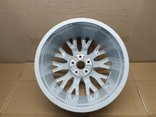 Load image into Gallery viewer, 1x Alufelge 18 Zoll 8.5&quot; 5x112 50ET Glanz Silber 8S0601025G Audi Tt Rim Wheel