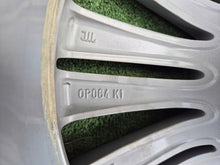 Laden Sie das Bild in den Galerie-Viewer, 1x Alufelge 17 Zoll 5x115 Opel Astra J Rim Wheel FEL6488478606pm