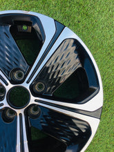 Laden Sie das Bild in den Galerie-Viewer, 1x Alufelge 16 Zoll 6.5&quot; 5x114.3 40ET 52910CR200 Kia Ceed Rim Wheel