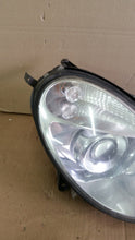 Laden Sie das Bild in den Galerie-Viewer, Frontscheinwerfer Mercedes-Benz W211 154353 Ein Stück (Rechts oder Links) SCH2285081531ac