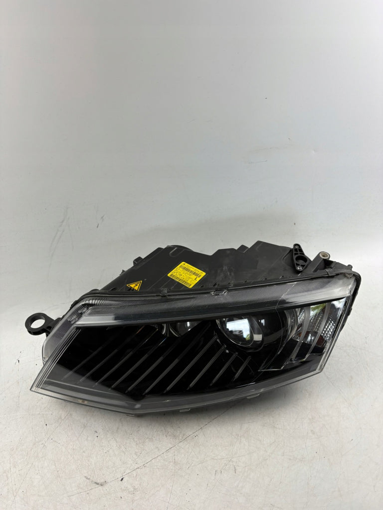 Frontscheinwerfer Skoda Octavia III 5E1941015B Xenon Links Headlight SCH8694009350mr