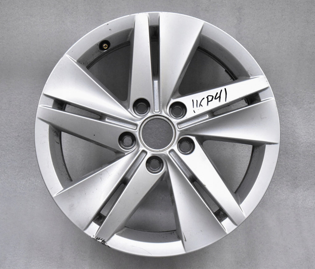 1x Alufelge 16 Zoll 7.0" 5x112 48ET Glanz Silber 5H0601025 VW Golf Rim Wheel