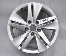 Laden Sie das Bild in den Galerie-Viewer, 1x Alufelge 16 Zoll 7.0&quot; 5x112 48ET Glanz Silber 5H0601025 VW Golf Rim Wheel