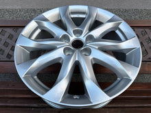 Laden Sie das Bild in den Galerie-Viewer, 1x Alufelge 18 Zoll 7.0" 5x114.3 50ET Glanz Silber 996527080 Mazda Cx-3 FEL5887029889ur