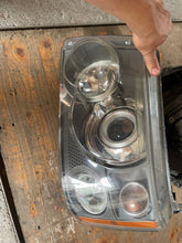 Laden Sie das Bild in den Galerie-Viewer, Frontscheinwerfer Land Rover Range Sport L320 XBC501733LZN Xenon Links Headlight SCH6490315549wg