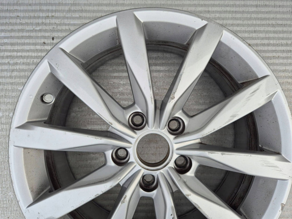 1x Alufelge 17 Zoll 6.0" 5x112 48ET Glanz Silber 5G0601025K VW Golf Vii FEL7130466235cy