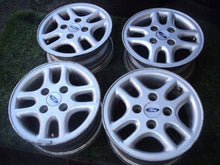 Laden Sie das Bild in den Galerie-Viewer, 4x Alufelge 13 Zoll 5.5" 4x108 41ET Glanz Weiß Ford I Rim Wheel FEL4658905540xc