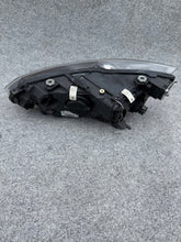 Laden Sie das Bild in den Galerie-Viewer, Frontscheinwerfer Seat Ibiza 6F1941016A Rechts Scheinwerfer Headlight SCH3135407837tz