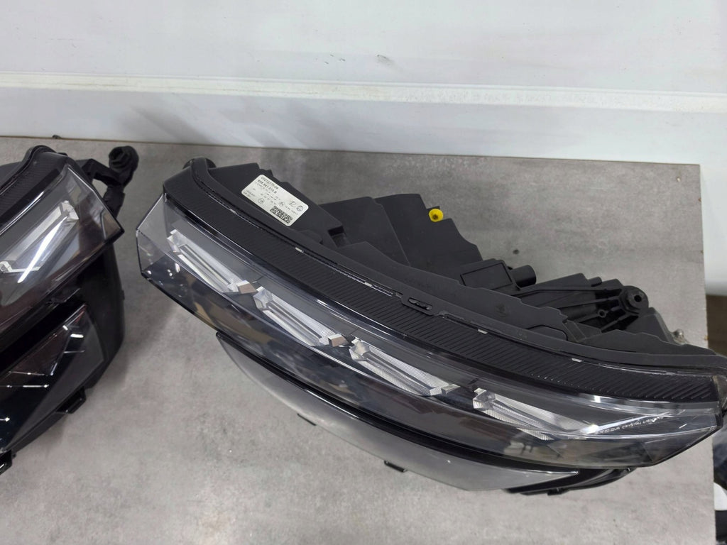 Frontscheinwerfer Skoda Kamiq 0021377709 658941015B Ein Satz Headlight SCH2896311425ne