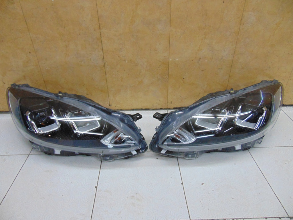 Frontscheinwerfer Ford Kuga III Ein Stück (Rechts oder Links) Headlight