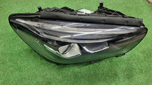 Laden Sie das Bild in den Galerie-Viewer, Frontscheinwerfer Mercedes-Benz W247 A2479062603 LED Rechts Headlight