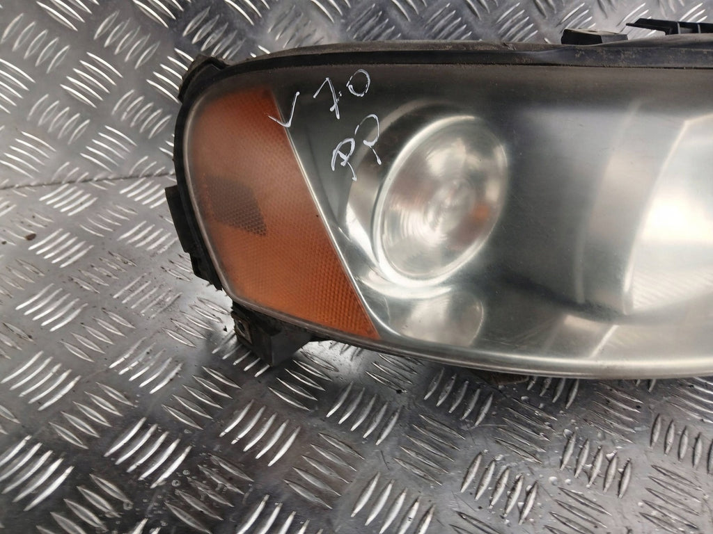 Frontscheinwerfer Volvo V70 II 30698836 Rechts Scheinwerfer Headlight