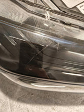 Laden Sie das Bild in den Galerie-Viewer, Frontscheinwerfer Toyota Yaris Cross 0D-310 Rechts Scheinwerfer Headlight SCH1522253825ht