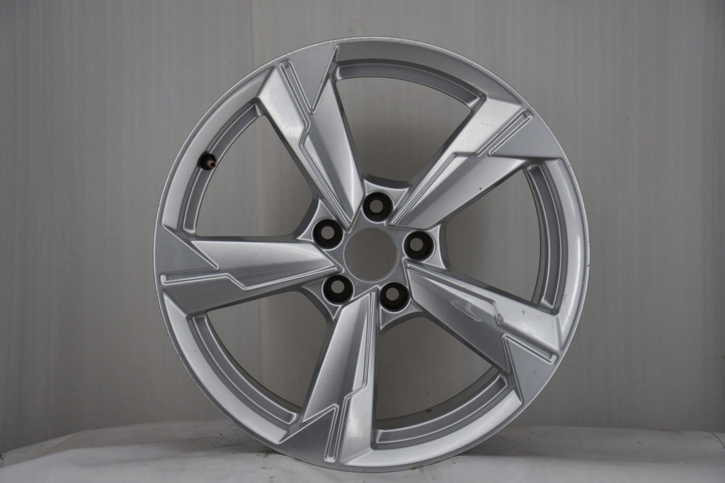 1x Alufelge 18 Zoll 8.0" 5x112 39ET Glanz Silber 4K0601025D Audi Rim Wheel FEL6824895264um