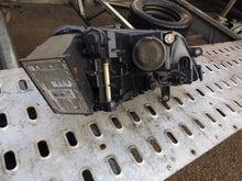 Laden Sie das Bild in den Galerie-Viewer, Frontscheinwerfer VW Phaeton 3d1 3D1941015J 3D1941016J Xenon Rechts oder Links