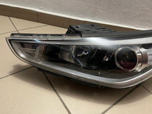 Laden Sie das Bild in den Galerie-Viewer, Frontscheinwerfer Hyundai I30 III 92101-G4000 Links Scheinwerfer Headlight SCH1703536954cq