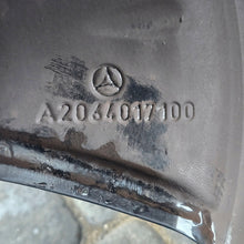 Load image into Gallery viewer, 1x Alufelge 17 Zoll 7.0" 5x112 44 5ET A2064017100 Mercedes-Benz W206 Rim Wheel FEL9867467500bj