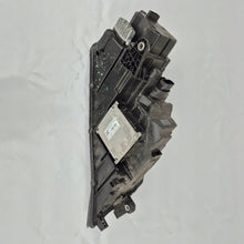 Laden Sie das Bild in den Galerie-Viewer, Frontscheinwerfer Skoda Octavia III 5E1941015E LED Links Scheinwerfer Headlight SCH9752486171ts