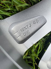 Laden Sie das Bild in den Galerie-Viewer, 1x Alufelge 18 Zoll 7.0" 5x114.3 45ET Silber 9965957080 Mazda Cx-5 Rim Wheel FEL2213896084ls