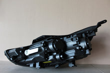 Laden Sie das Bild in den Galerie-Viewer, Frontscheinwerfer Hyundai III 92102-G4040 Rechts Scheinwerfer Headlight SCH4282392014rb