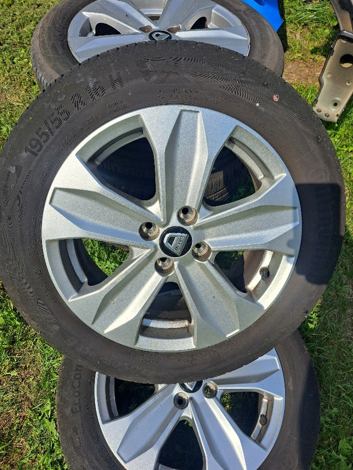 1x Alufelge 15 Zoll 5.5" 4x114.3 403009186R Dacia Sandero Rim Wheel FEL8270456095ed
