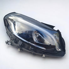 Laden Sie das Bild in den Galerie-Viewer, Frontscheinwerfer Mercedes-Benz W246 A2469067001 LED Rechts Headlight