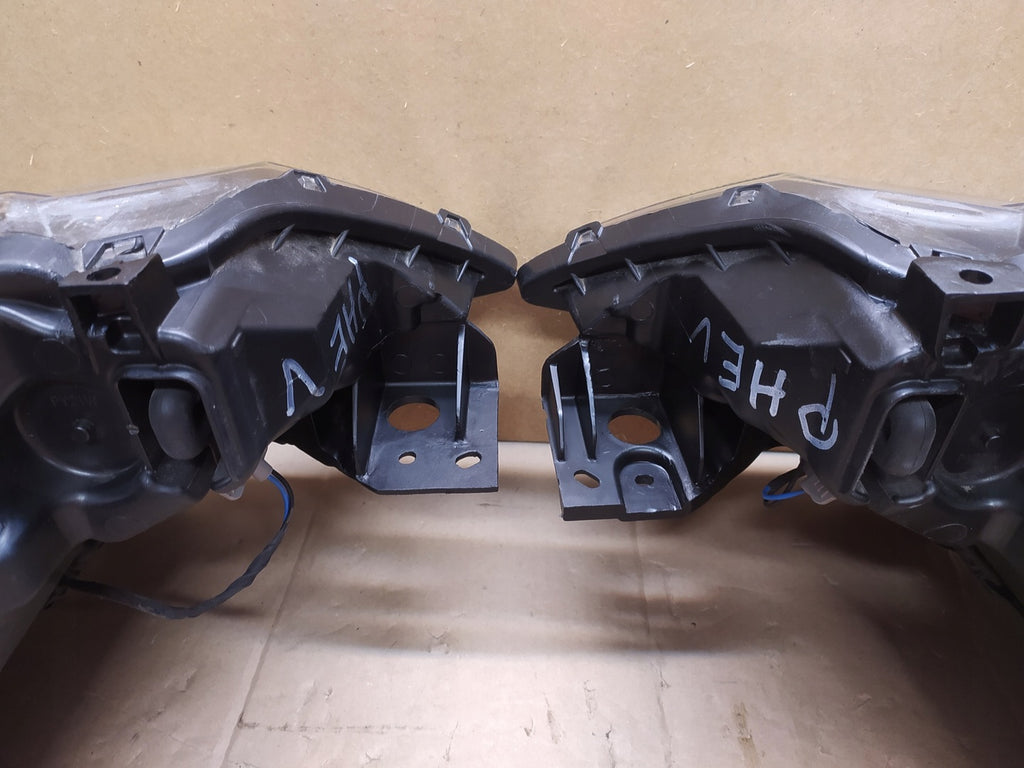 Frontscheinwerfer Mitsubishi Outlander ECM921-21A20 Rechts oder Links