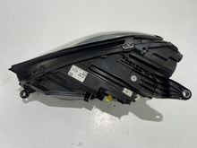 Laden Sie das Bild in den Galerie-Viewer, Frontscheinwerfer Mercedes-Benz Gle A1679066604XXX Rechts Scheinwerfer Headlight SCH2662575523at