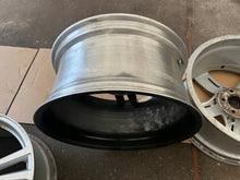 Laden Sie das Bild in den Galerie-Viewer, 1x Alufelge 19 Zoll 9.0" 5x112 8S0601025H-ALU-CAR1972 Audi Rim Wheel FEL2624840802ox