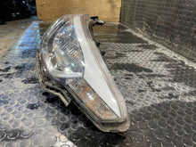 Laden Sie das Bild in den Galerie-Viewer, Frontscheinwerfer Hyundai I20 92102-C8 Rechts Scheinwerfer Headlight SCH3541287823lg