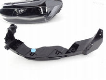 Laden Sie das Bild in den Galerie-Viewer, Frontscheinwerfer VW Polo 2G1941035F Links Scheinwerfer Headlight