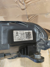 Laden Sie das Bild in den Galerie-Viewer, Frontscheinwerfer VW Golf Sportsvan 517941005B Links Scheinwerfer Headlight SCH3142856673vg