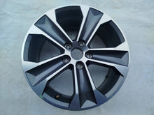 Laden Sie das Bild in den Galerie-Viewer, 1x Alufelge 17 Zoll 7.0&quot; 5x112 45ET 575601025C Seat Ateca Rim Wheel