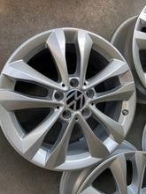 Laden Sie das Bild in den Galerie-Viewer, 4x Alufelge 17 Zoll 7.0" 5x112 48 5ET Glanz Silber A2054018000 Mercedes-Benz I FEL9501591190jz