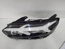 Laden Sie das Bild in den Galerie-Viewer, Frontscheinwerfer Dacia Sandero III 20-260602561R LED Rechts oder Links