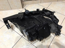 Laden Sie das Bild in den Galerie-Viewer, Frontscheinwerfer BMW E90 7202589 7202590 Xenon Ein Satz Scheinwerfer Headlight