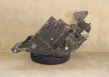 Laden Sie das Bild in den Galerie-Viewer, Frontscheinwerfer Opel Corsa F 39162654 LED Rechts Scheinwerfer Headlight SCH2560507498vj