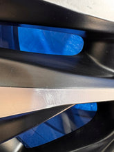 Laden Sie das Bild in den Galerie-Viewer, 1x Alufelge 17 Zoll 6.5" 5x112 A1774010000 Mercedes-Benz Rim Wheel FEL2025586979ib