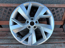 Laden Sie das Bild in den Galerie-Viewer, 1x Alufelge 19 Zoll 7.0&quot; 5x112 43ET 565601025F Skoda Kodiaq Rim Wheel