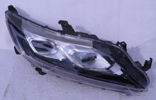 Laden Sie das Bild in den Galerie-Viewer, Frontscheinwerfer Mitsubishi Eclipse Cross W3153R Full LED Rechts Headlight