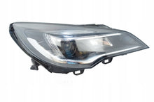 Laden Sie das Bild in den Galerie-Viewer, Frontscheinwerfer Opel Astra 39077801 Rechts Scheinwerfer Headlight SCH8834729251wc